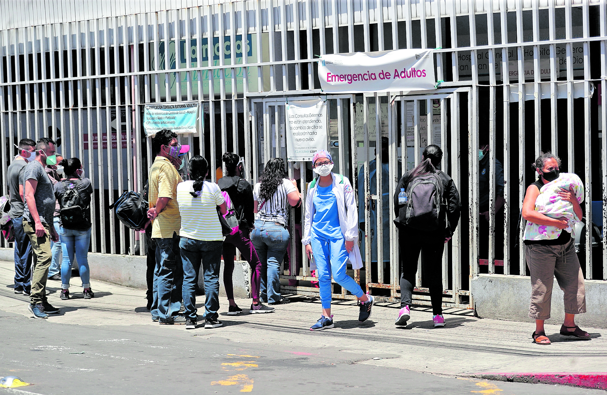 En los últimos meses, los hospitales han enfrentado un serio desabastecimiento de medicamentos para tratar los casos de covid-19. (Foto Prensa Libre: Hemeroteca PL)