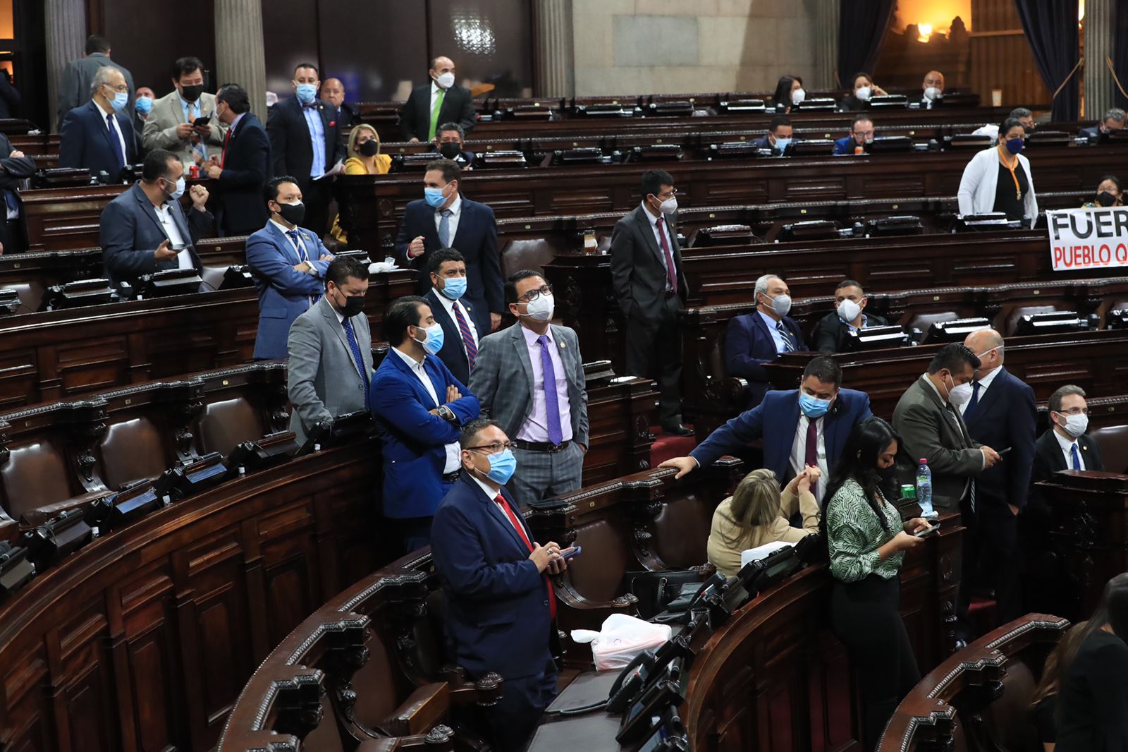 Con 85 votos, el Congreso de la República ratifica el estado de Sitio en el municipio de El Estor, Izabal. (Foto Prensa Libre: Élmer Vargas)