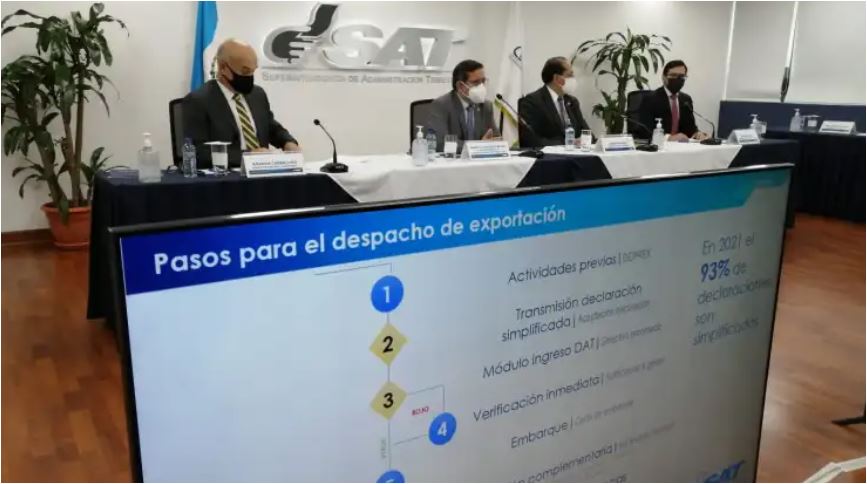En agosto pasado autoridades de la SAT informaron sobre inconsistencias en operaciones que llevaron a cabo dos grupos de exportadores agrícolas desde el año pasado. (Foto Prensa Libre: Hemeroteca)