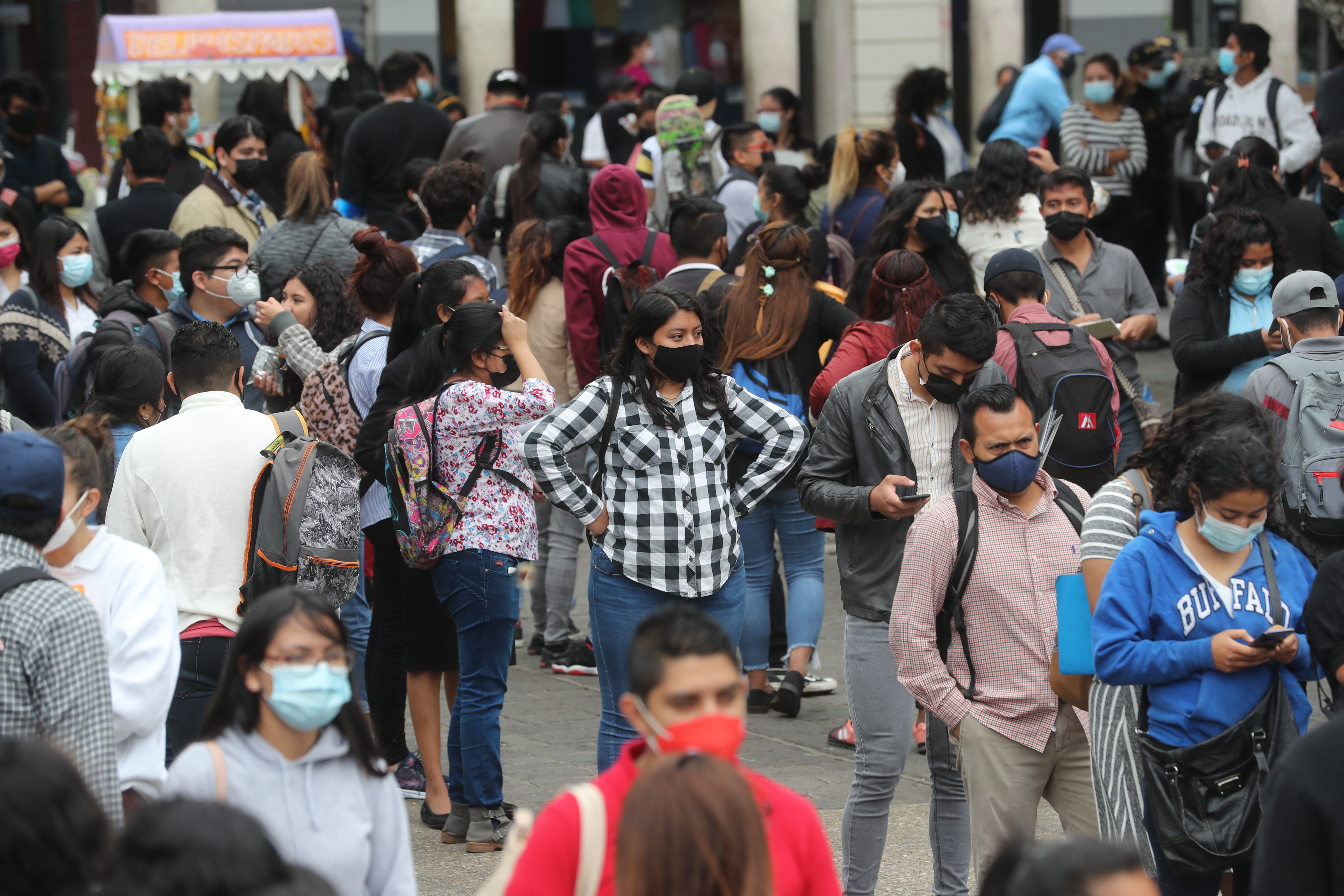 En Guatemala los contagios y muertes por covid-19 van en aumento. Octubre inicia con 75 fallecidos por la enfermedad. (Foto Prensa Libre: Érick Ávila)