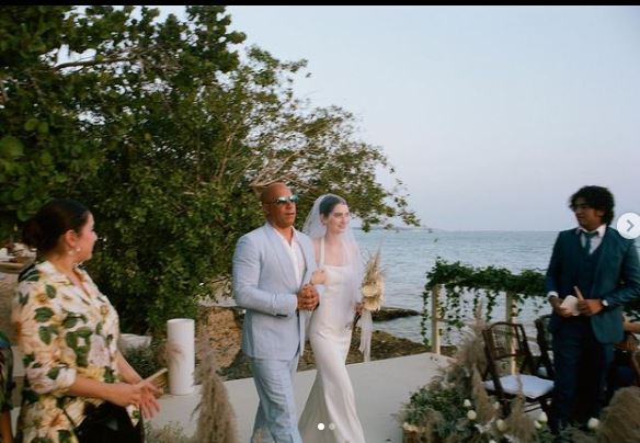 La amistad perdura.  Vin Diesel entrega en el altar a la hija de Paul Walker en su boda.  (Foto Prensa Libre: Instagrama Meadow Walker)