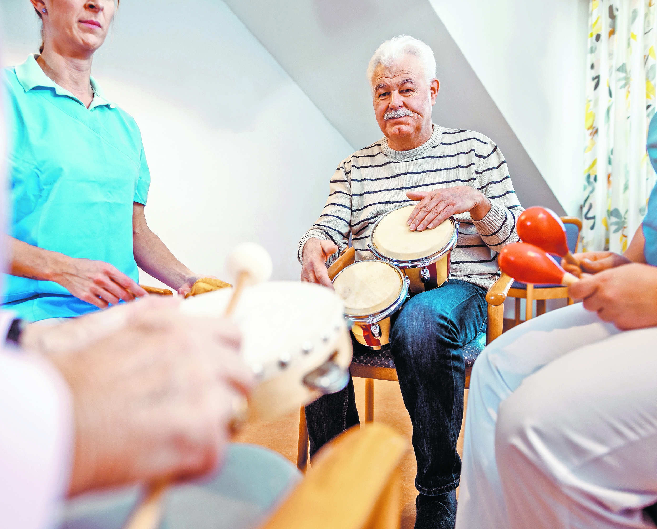 A toda edad, la música es una alternativa cuando se tiene un objetivo terapéutico. (Foto Prensa Libre: Shutterstock)