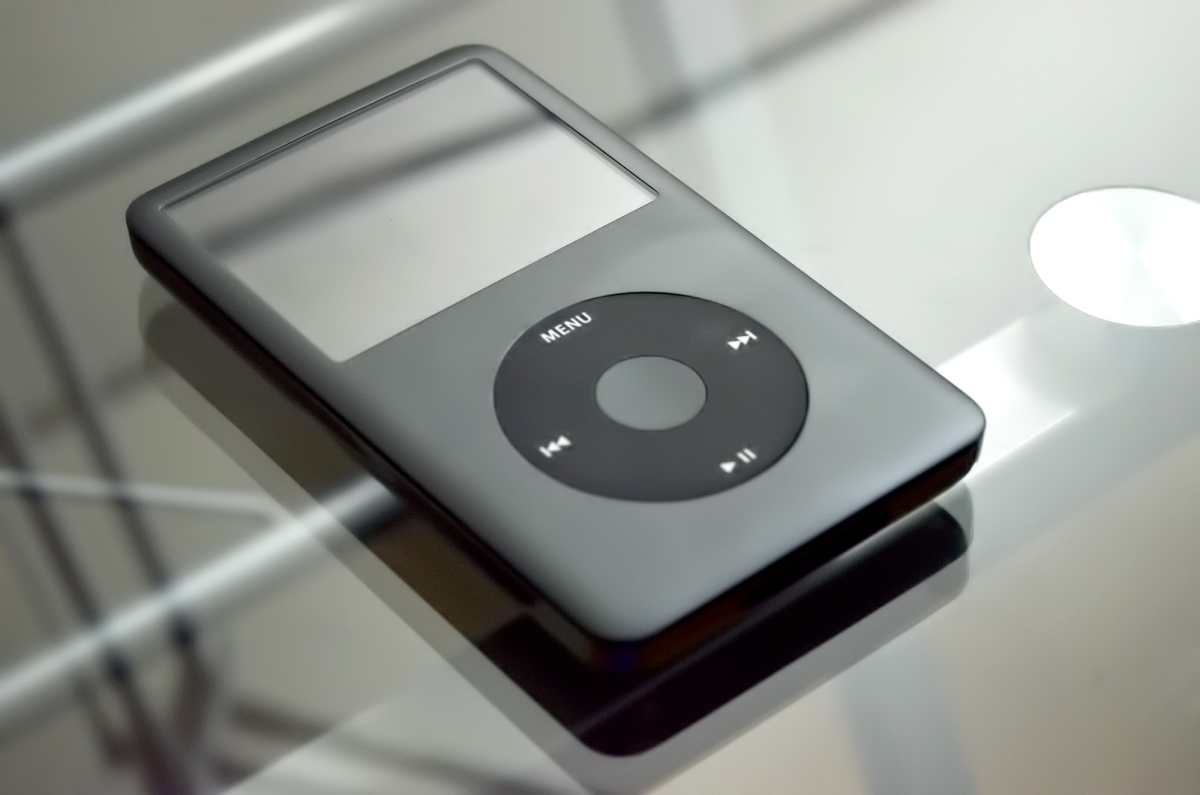 iPod: 20 años de llevar más de mil canciones en los bolsillos ¿Cuánto le queda de vida?