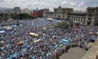 En Guatemala en los últimos años se han registrado varias manifestaciones contra funcionarios señalados de corrupción. (Foto Prensa Libre: Hemeroteca PL)