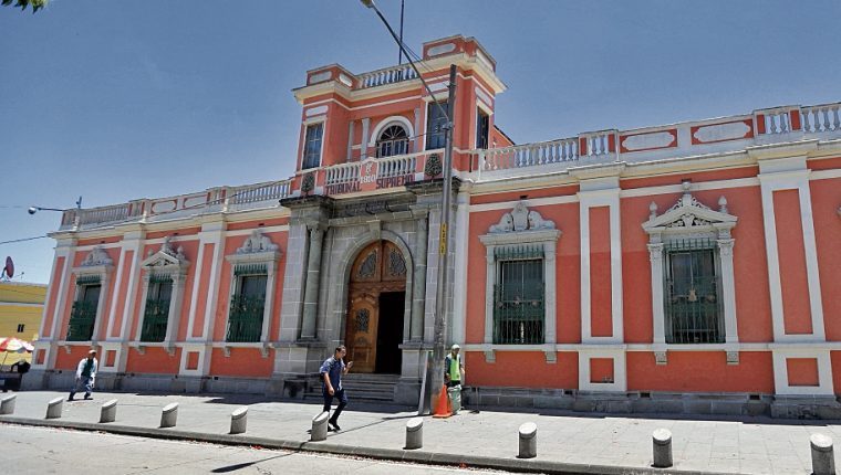 37 organizaciones realizan trámites en el TSE para convertirse en partidos políticos. (Foto Prensa Libre: Hemeroteca PL)