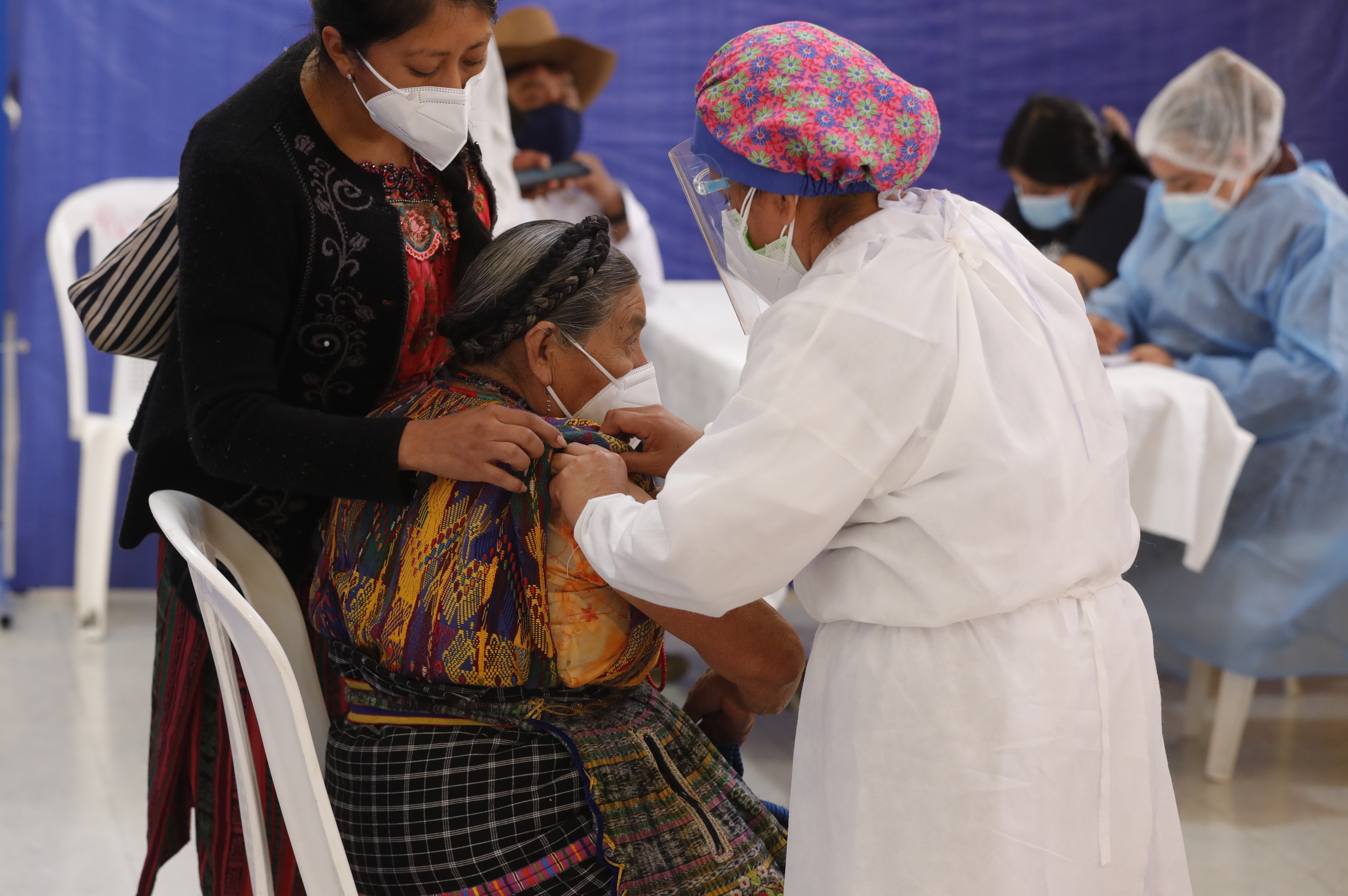 En las comunidades del país se ha identificado una serie de mitos que no permite el avance la vacunación contra el covid-19. (Foto Prensa Libre: Hemeroteca PL)