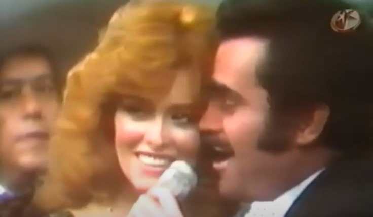 Lucía Méndez y Vicente Fernández protagonizaron una película en la década de 1970 (Foto de prensa libre: captura de video de YouTube)