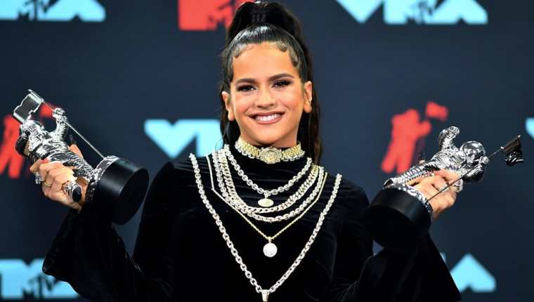 En 2019 desató muchos comentarios el hecho de que los galardones MTV Video Music Awards incluyeran a Rosalía en la categoría de música latina.