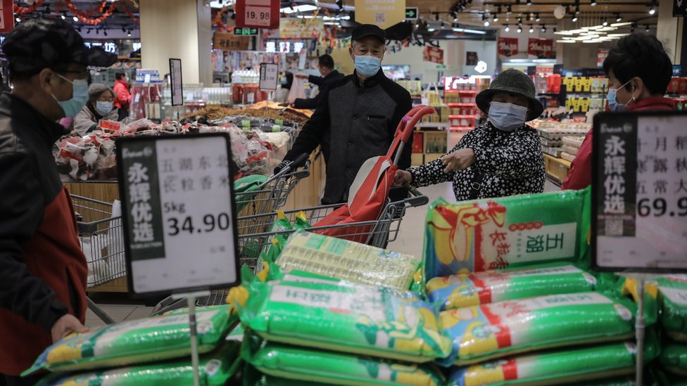 En China se han reportado compras motivadas por el pánico. (EPA)
