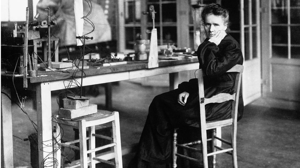 Marie Curie fue la primera mujer en ganar el Premio Nobel y la única en ganarlo en dos ocasiones.