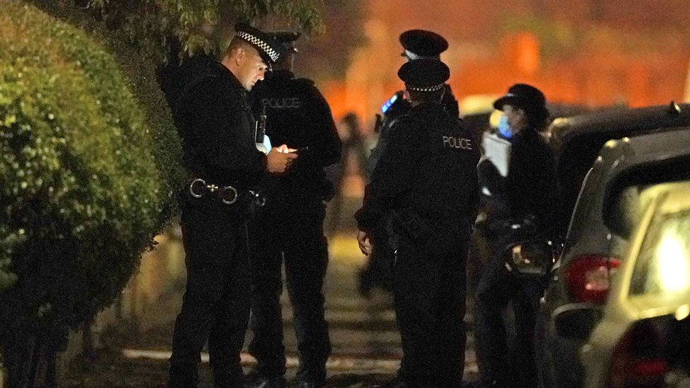 La policía británica investiga como “incidente terrorista” la explosión de un taxi que dejó un muerto en Liverpool el domingo