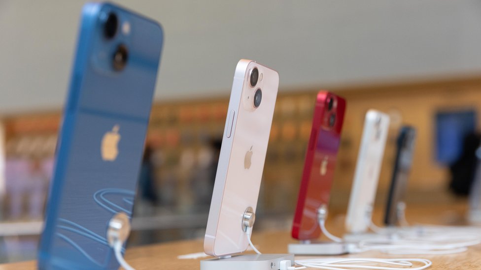 Apple: qué cambia con su anuncio de que dejará reparar algunos dispositivos a cualquier usuario