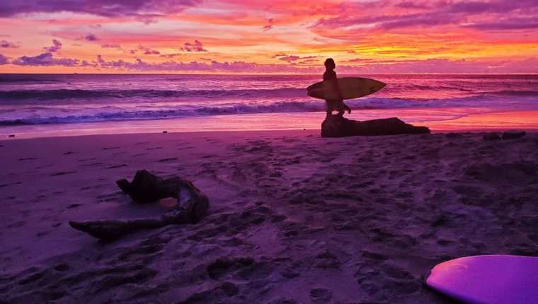 Santa Teresa, en Costa Rica, es un paraíso para los surfistas y amantes de bellos atardeceres. Marcos González