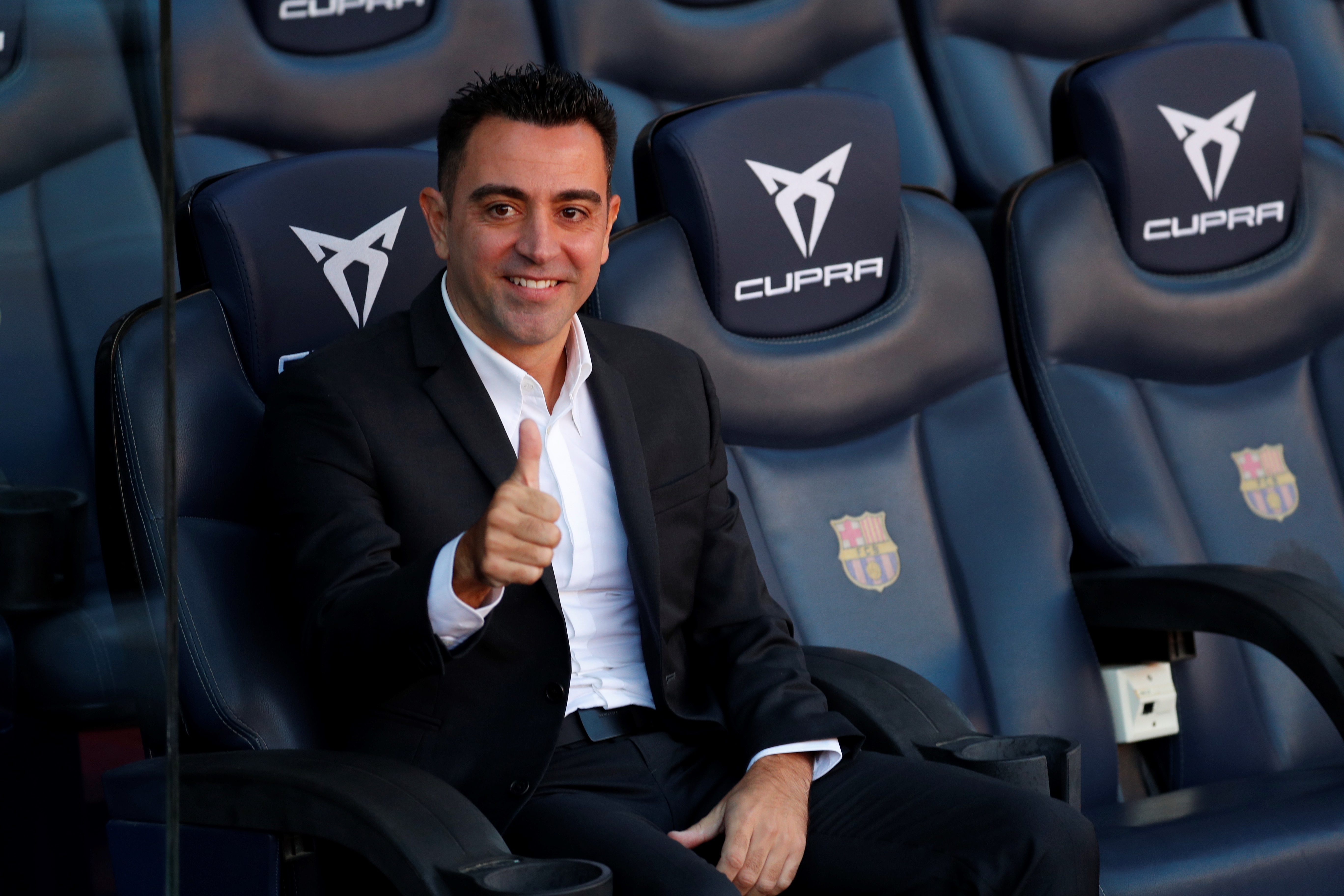 Prohibido el celular y no llegar después de medianoche a sus casas: Estas son las 10 reglas de Xavi en el Barcelona
