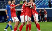 St. Petersburg (Russian Federation), 11/11/2021.- Russian players celebrate after scoring a goal during the FIFA World Cup 2022 group H qualifying soccer match between Russia and Cyprus in St.Petersburg, Russia, 11 November 2021. (Mundial de Fútbol, Chipre, Rusia) EFE/EPA/Anatoly Maltsev