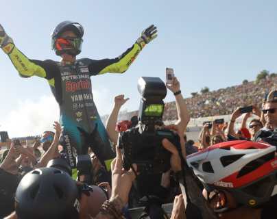 Valentino Rossi pone fin a su carrera en MotoGP en Valencia ¡Emotiva despedida!