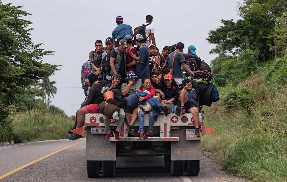 “¡Mentiras, nos van a deportar!”, migrantes desconfían de las promesas de México