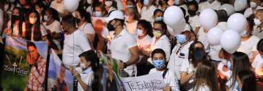 Familiares y amigos del cantante José Zoel Cruz de León participaron en una caminata para exigir su liberación. (Foto Prensa Libre: Élmer Vargas)
