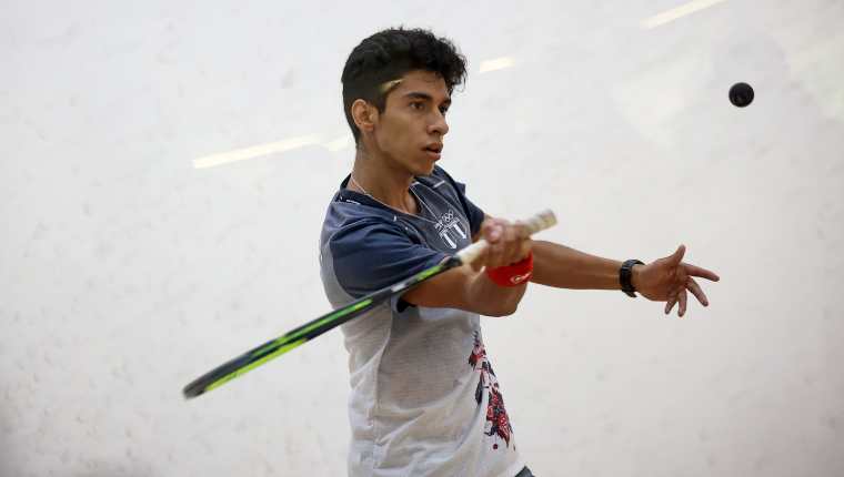 El nacional Junior Enríquez ganó bronce en squash para Guatemala este sábado. (Foto Prensa Libre: Comité Olímpico Guatemalteco)