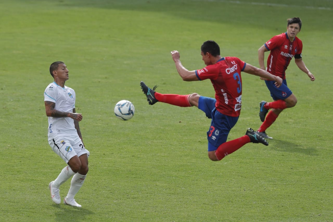 El Clásico 316 entre Municipal y Comunicaciones lo disputarán con aforo reducido el sábado 20 de noviembre a las 15 horas. Foto Prensa Libre: Hemeroteca PL.