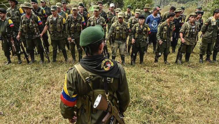 Las FARC justificaron la expulsión por la "conducta contradictoria" de los comandantes con la "línea político-militar" de la agrupación. (GETTY IMAGES)