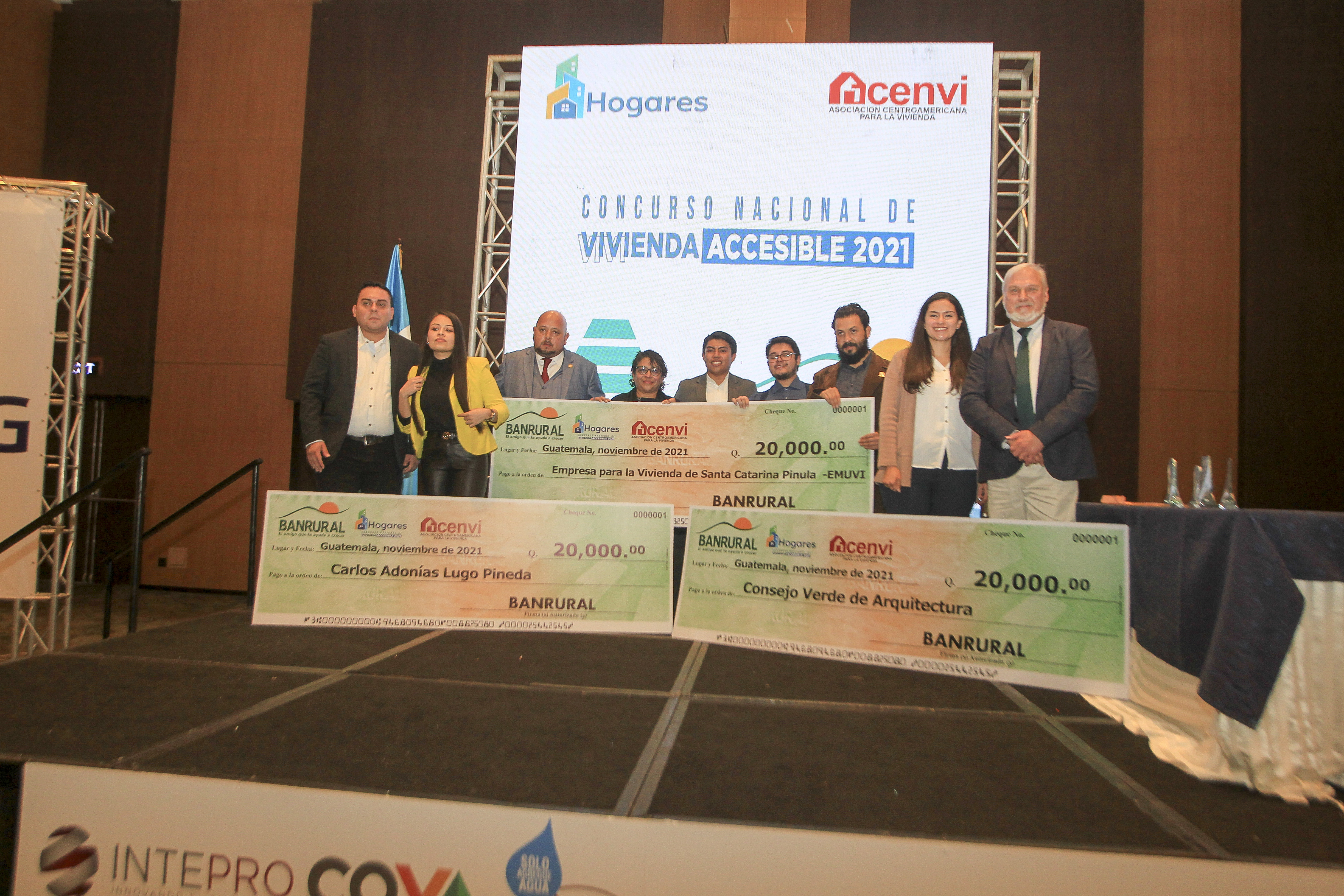 Acenvi realizó la premiación de la primera edición de concurso Nacional de Vivienda Accesible. Foto Prensa Libre: Norvin Mendoza.