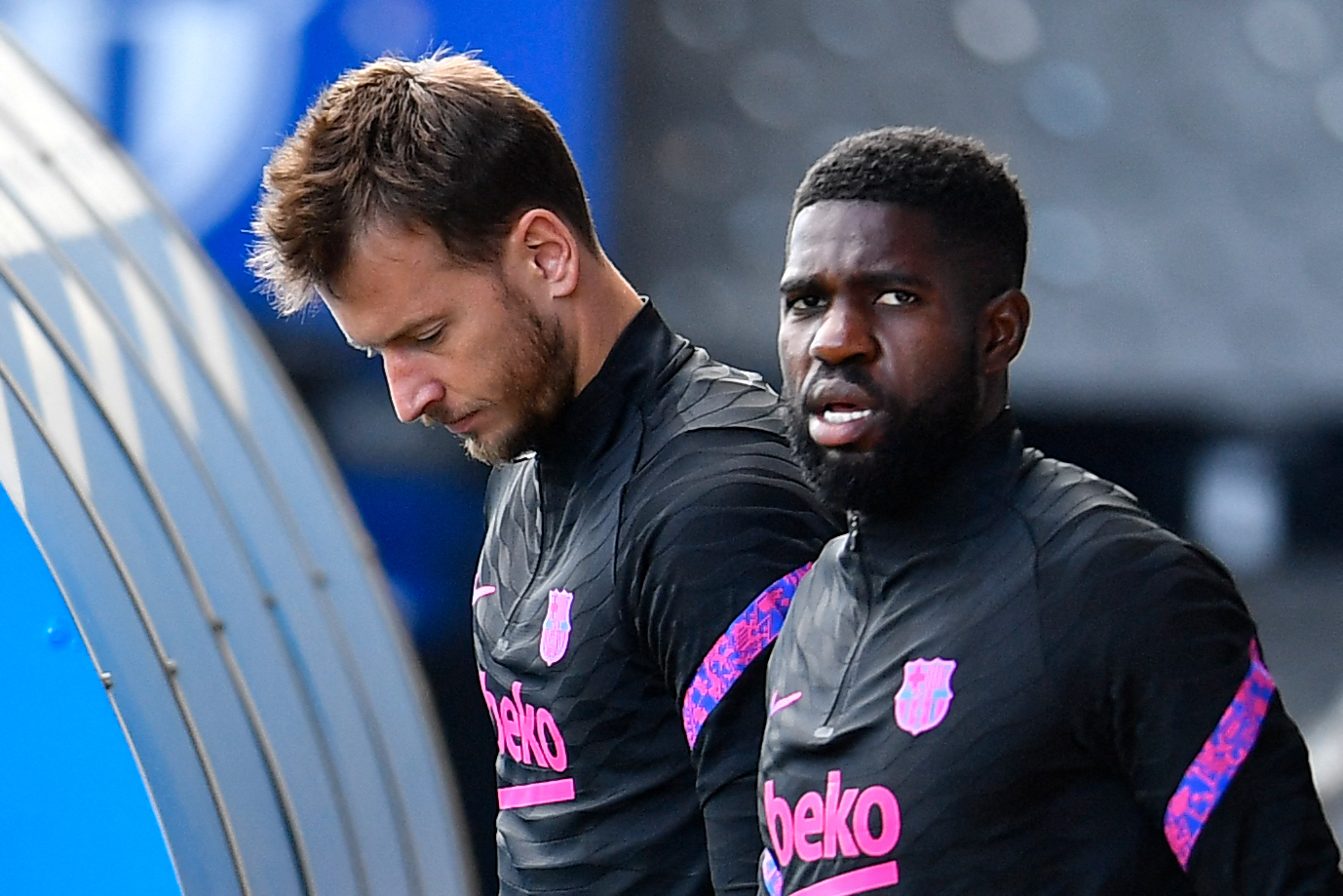 Samuel Umtiti y Neto no entran en los planes de Xavi Hernández. Foto Prensa Libre (AFP)