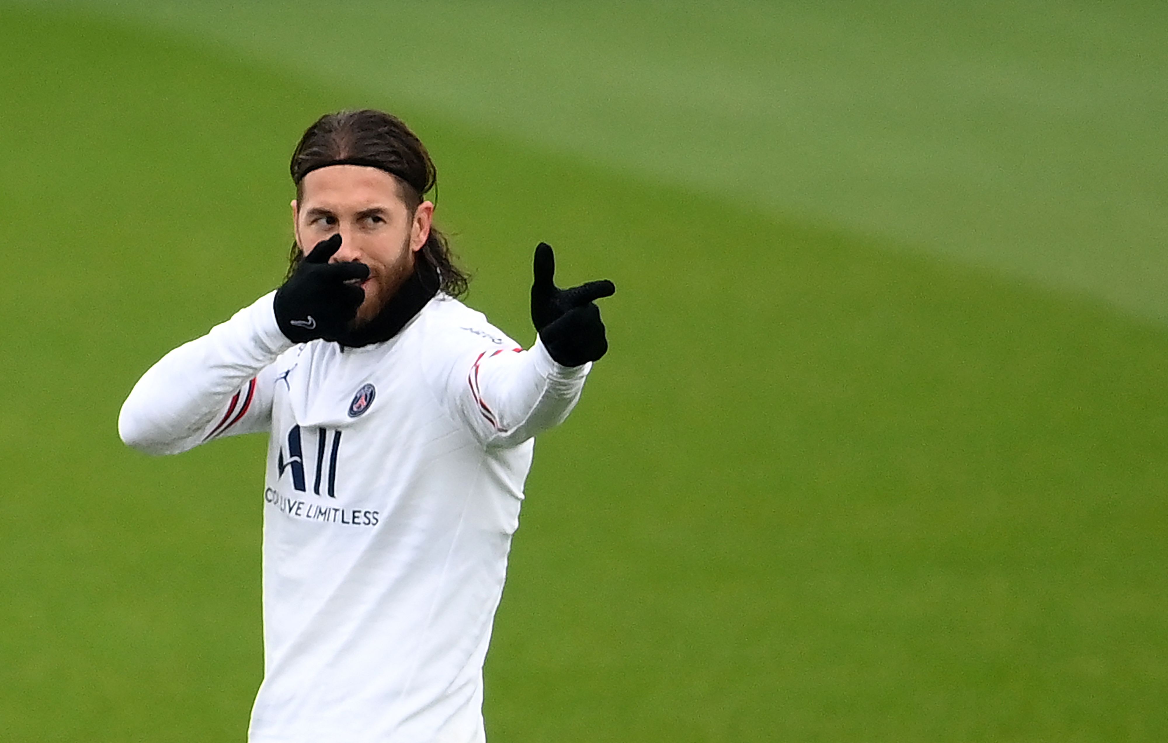 El jugador del Paris Saint-Germain Sergio Ramos entrenado en Camp des Loges campo de entreno ubicado en Saint-Germain-en-Laye.(Foto Prensa Libre AFP)