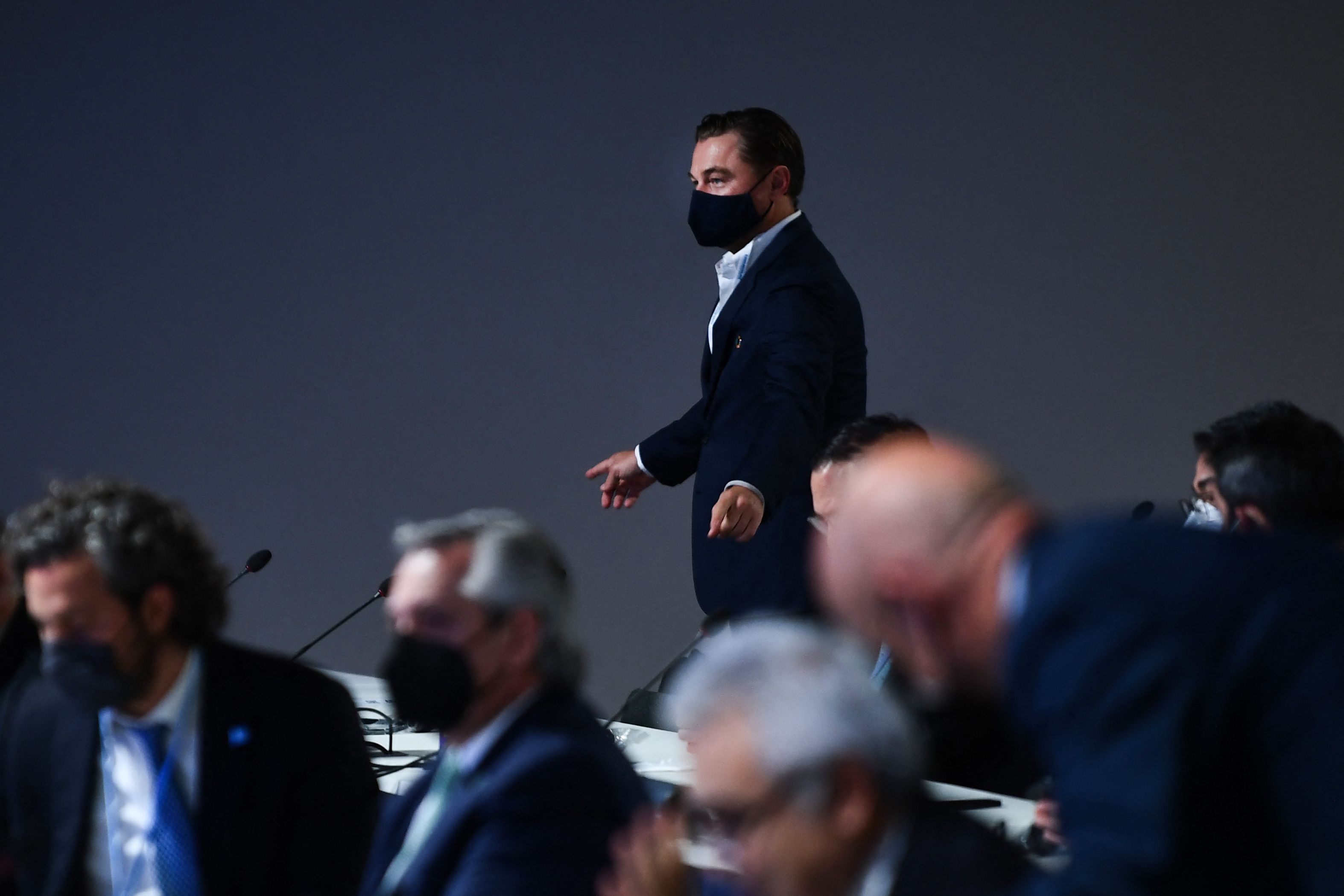 Leonardo DiCaprio durante una reunión, como parte de la Cumbre de Líderes Mundiales de la Conferencia de las Naciones Unidas sobre el Cambio Climático COP26 en Glasgow, Escocia. (Foto Prensa Libre: AFP)