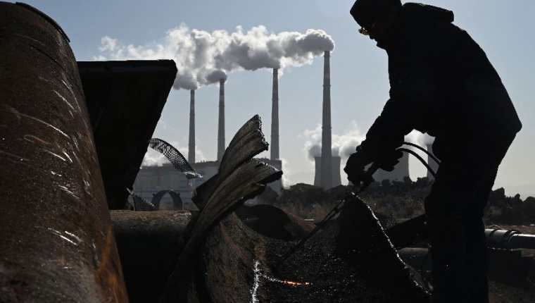 Una de las peticiones en la COP26 es reducir la contaminación ambiental. (Foto Prensa Libre: AFP)