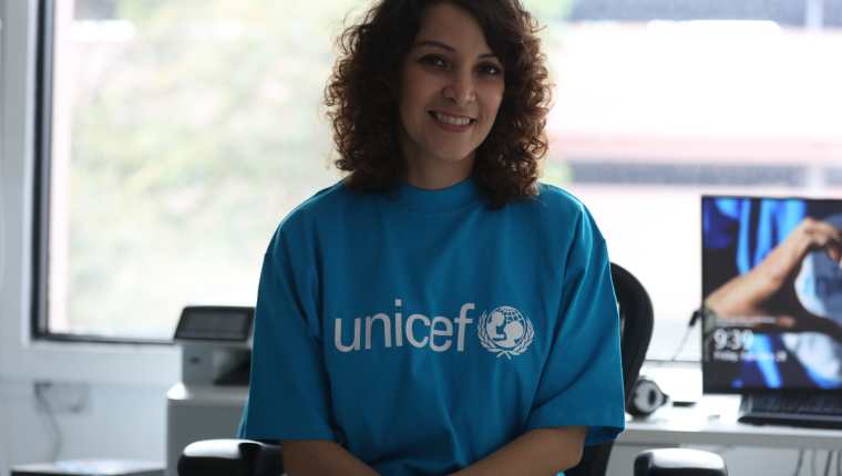 En febrero de 2020, la cantautora Gaby Moreno fue nombrada por la Unicef como Embajadora Nacional para abogar por los derechos de la infancia y adolescencia en el país.  Foto Prensa Libre: Keneth Cruz)
