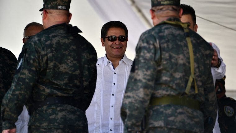 El presidente Juan Orlando Hernández y su gobierno han sido acusados de convertir a Honduras en un narcoestado. (Foto Prensa Libre: AFP)