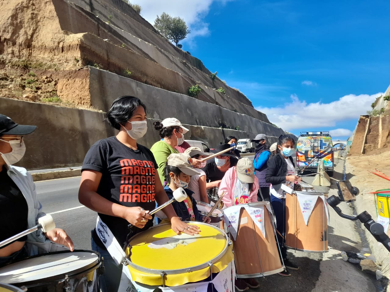 En la batucada participaron menores de entre 7 y 17 años. (Foto Prensa Libre: Cortesía)