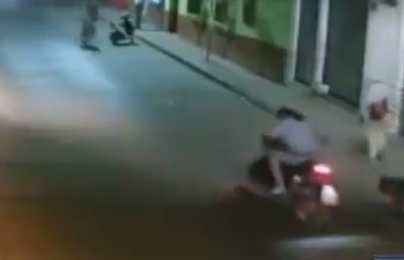 Video: un hombre solo necesitó 27 segundos para encender y robar una moto deportiva en Amatitlán
