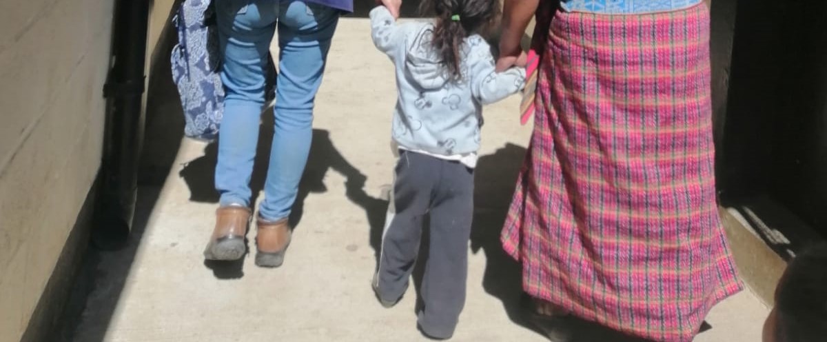 Dos menores de edad fueron rescatadas por la PGN en Comitancillo, San Marcos. (Foto Prensa Libre: PGN) 

