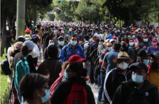 Magisterio se manifiesta este jueves 25 de noviembre en la ciudad de Guatemala. (Foto Prensa Libre: Érick Ávila)