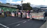 Integrantes de Codeca manifiestan en varios puntos del país. Así se encuentra El Tejar, Chimaltenango. (Foto Víctor Chamalé)