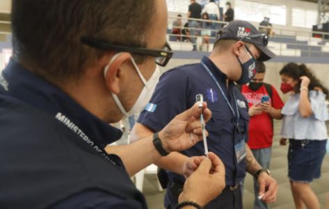 Ministerio de Salud afirma que trabaja para comenzar con dosis de refuerzo contra el covid-19 en Guatemala. (Foto Prensa Libre: Esbin García) 