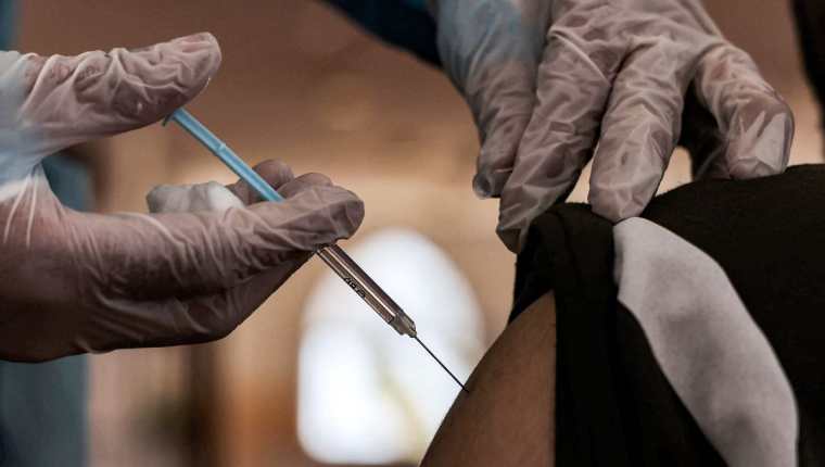 EE. UU. aprueba tercera dosis de vacuna anticovid para mayores de 18 años. (Foto Prensa Libre: Hemeroteca PL)
