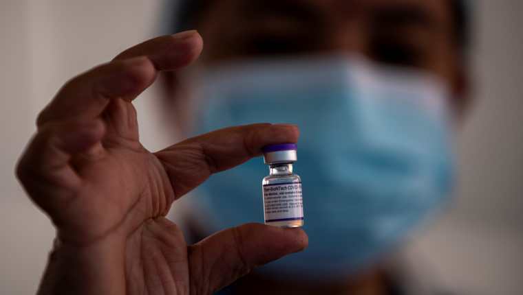 A Guatemala solo ha llegado el 19 por ciento de las vacunas contra el covid-19 que se tenía previsto proporcionara el Mecanismo Covax. (Foto Prensa Libre: Hemeroteca PL)