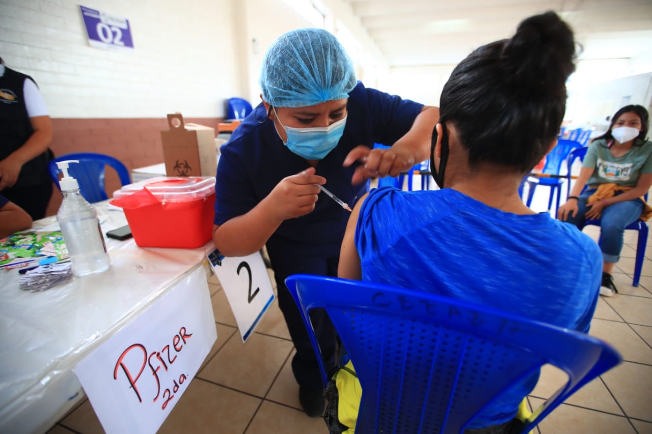 “Las donaciones no son caídas del cielo”: Giammattei señala que habrá tercer dosis de la vacuna contra el coronavirus