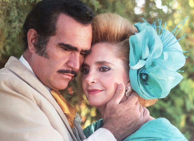 El cantante Mexicano Vicente Fernández y su esposa Doña Cuquita han acumulado una fortuna debido a más de cuatro décadas de trabajo. (Foto Prensa Libre: instagram.com/_vicentefdez)