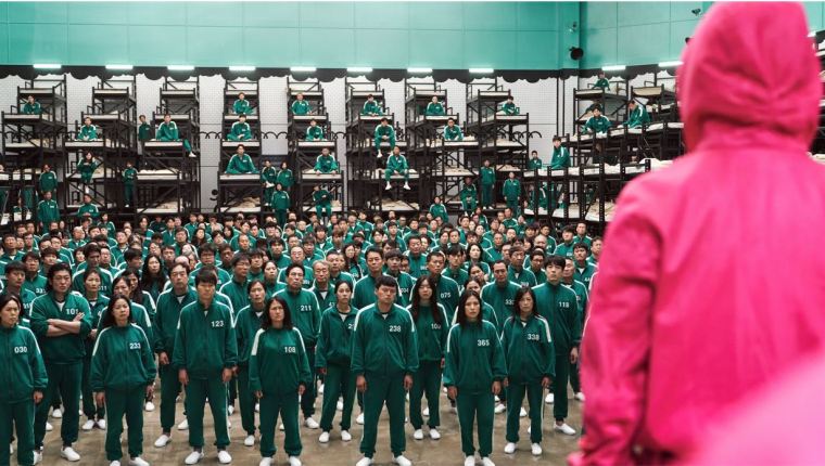 "El juego del calamar" debe su nombre a un popular juego infantil de la década de 1970.(Foto Prensa Libre: Netflix)
