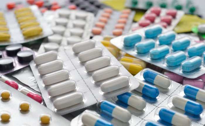 Las compras de insumos hospitalarios y medicamentos contra el covid se atrasan por un desfase en los precios de referencia. (Foto Prensa Libre: Hemeroteca PL)