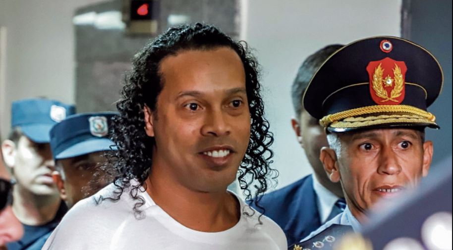 ¡Otra vez! La Justicia busca a Ronaldinho y el brasileño podría volver a la cárcel