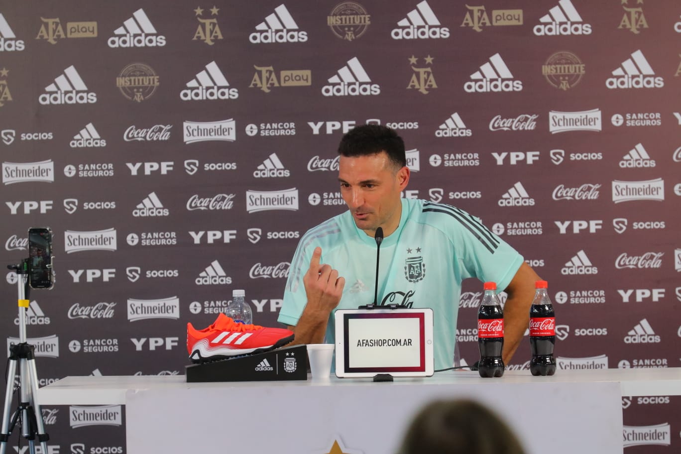 Lionel Scaloni, técnico de la selección argentina de futbol. (Foto Prensa Libre: Twitter @Argentina)