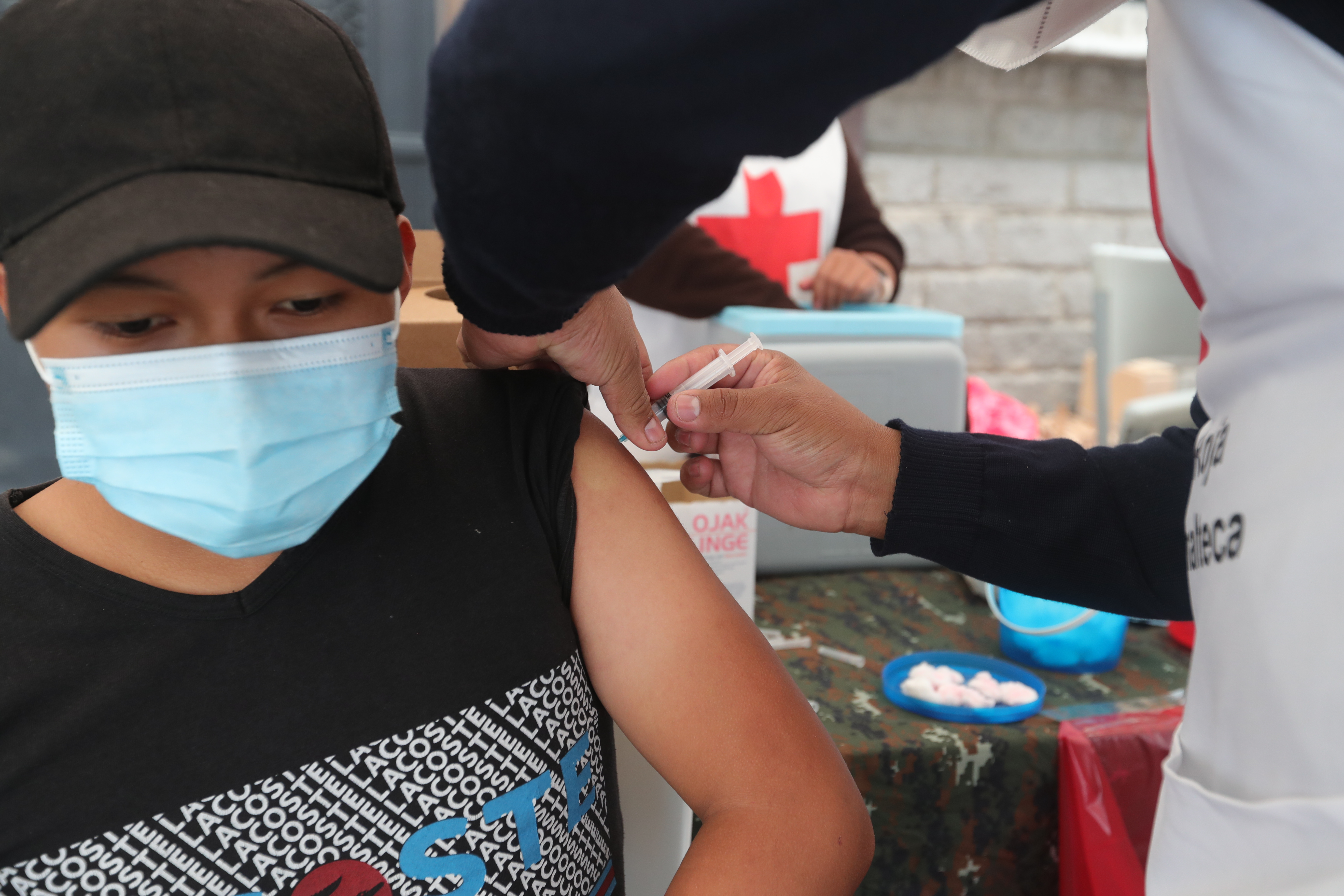 La segunda dosis de la vacuna covid-19 para los adolescentes es escasa, hasta el 4 de noviembre había más de 190 mil adolescentes que están pendientes de completar el esquema de vacunación. (Foto Prensa Libre: Hemeroteca PL)
