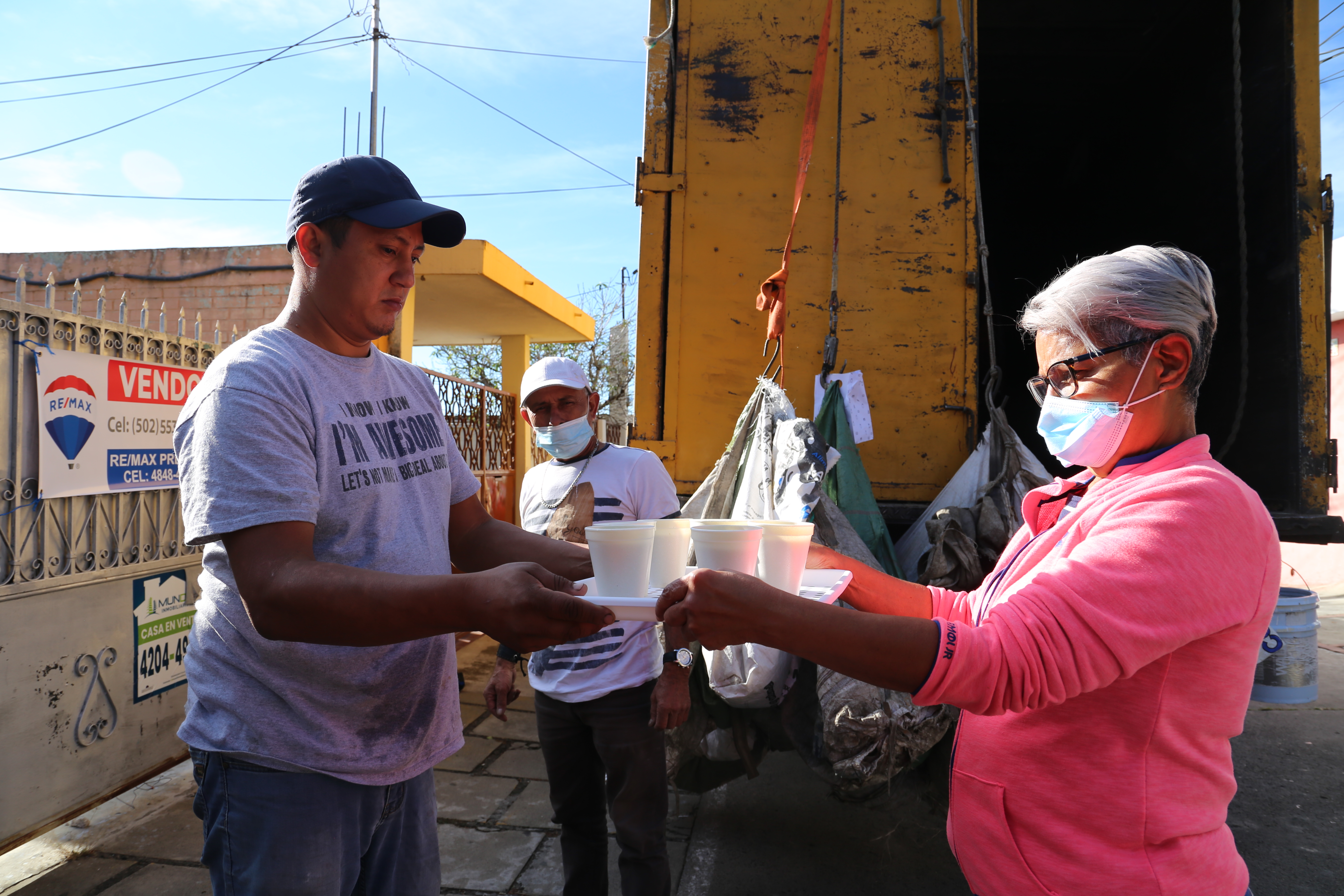 21 días de dar felicidad: Refacción para recolectores de basura (Día 3)