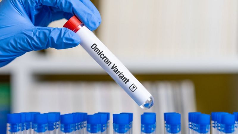 Ómicron: ¿cómo pueden los científicos actualizar las vacunas contra el coronavirus para la nueva variante?