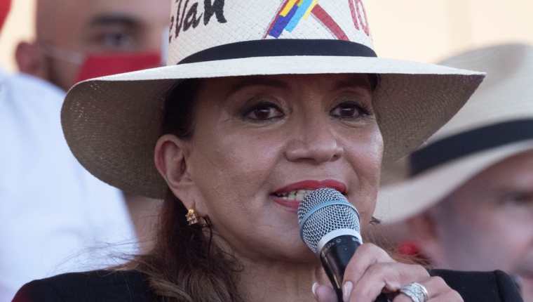 Xiomara Castro es la primera presidenta electa de Honduras.